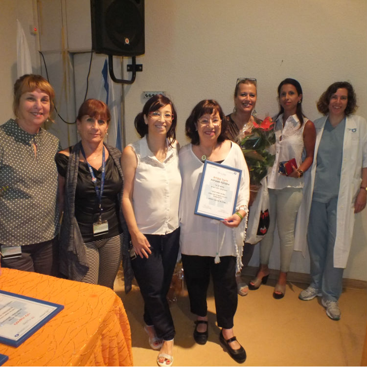 המתנדבת המצטיינת יעל אפרת בטקס